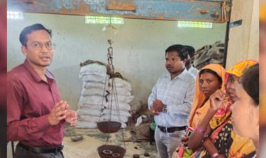 कलेक्टर देवेश कुमार ध्रुव ने विभिन्न गांवों का निरीक्षण कर की योजनाओं की समीक्षा