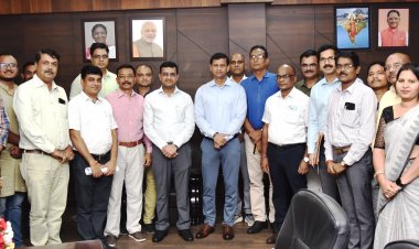 जनसंपर्क संचालनालय और संवाद के अधिकारियों और कर्मचारियों ने  आयुक्त मयंक श्रीवास्तव को दी भावभीनी विदाई