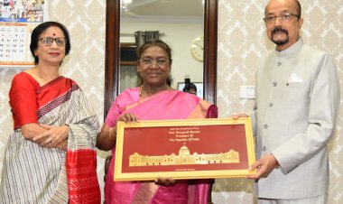 राष्ट्रपति द्रौपदी मुर्मु को राजभवन से ससम्मान विदाई, राज्यपाल ने भेंट किए स्मृति चिन्ह