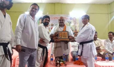 कराटे सेल्फ डिफेंस ट्रेनिंग प्रोग्राम और मार्शल आर्ट प्रतिभा सम्मान समारोह हुआ