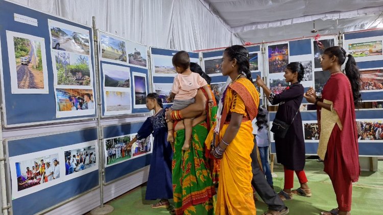 सरस मेला में जनता ने दिखाया उत्साह, दुकानों में पहुंच उत्पादों की कर रहे सराहना