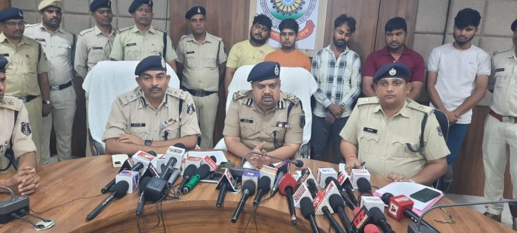 हवलदार की पत्नी और बेटी की हत्या करने वाले कुख्यात आरोपी कुलदीप साहू सहित उसके साथियों को पुलिस ने किया गिरफ्तार
