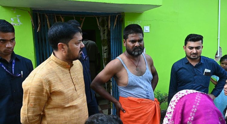 शराब कोचिया के खिलाफ विधायक अनुज शर्मा का ऑन द स्पॉट एक्शन