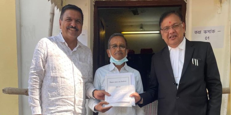 वरिष्ठ अधिवक्ता ने खरीदा भाजपा प्रत्याशी सुनील सोनी का नामांकन