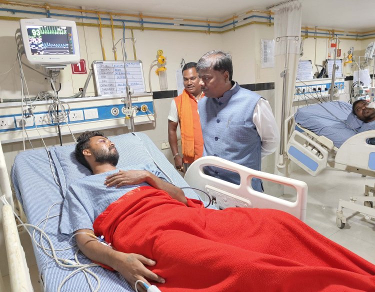 वनमंत्री केदार कश्यप ने घायल जवानों से मुलाकात कर कुशलक्षेम जाना