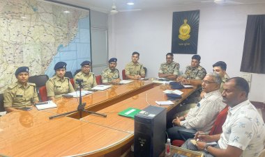 पुलिस महानिरीक्षक बस्तर रेंज ने  की रेंज के समस्त जिलों के कार्यों की समीक्षा,दिए आवश्यक निर्देश