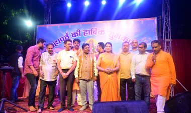 छठ महापर्व पर दीपों से जगमगाया गंगामुण्डा घाट,स्थानीय कलाकारों ने दी भक्तिमय प्रस्तुति