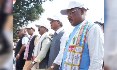केंद्रीय मंत्री डॉ. मांडविया और मुख्यमंत्री विष्णुदेव साय की अगुवाई में निकली जशपुर में माटी के वीर पदयात्रा