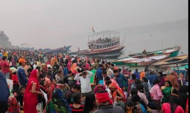कार्तिक पूर्णिमा के अवसर पर श्रद्धालुओं ने लगाई पवित्र गंगा में  डुबकी, जानिए इस पर्व का महत्व