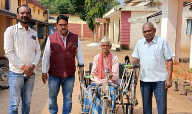 बेसहारा को मिला ट्रायसिकल का सहारा