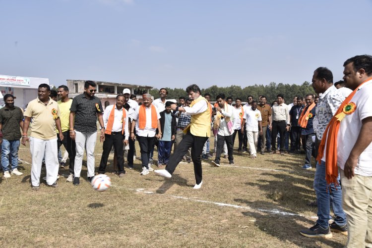 जगदलपुर विकासखंड के जोन स्तरीय बस्तर ओलंपिक का विधायक किरण देव ने किया शुभारंभ