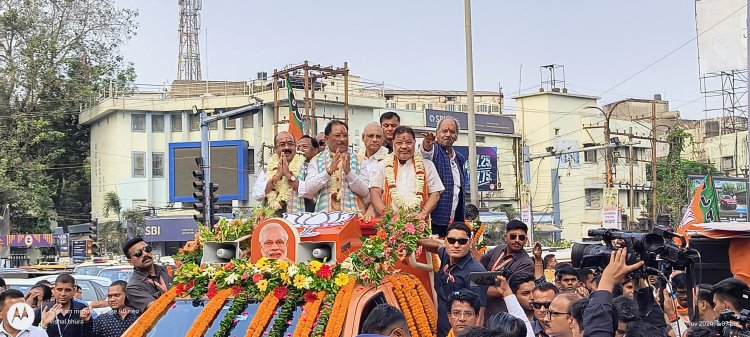 रायपुर दक्षिण को भाजपामय करने प्रचार के अंतिम दिन बीजेपी नेताओं ने लगाया पूरा जोर,रोड शो से फिर कमल खिलाने मांगा समर्थन