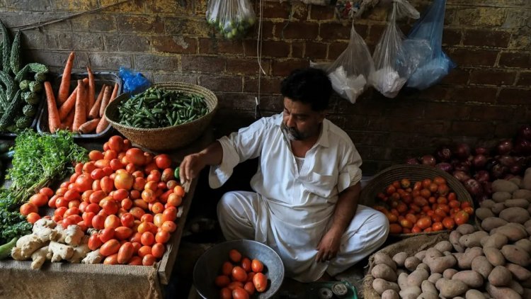 पाकिस्तान में टमाटर के दाम 600 रुपये प्रति किलो, 400% उछाल से आम आदमी परेशान