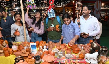 आगंतुकों को खूब लुभा रहा शिल्पग्राम,छत्तीसगढ़ की परंपरा और रचनात्मकता की झलक खींच रही ध्यान