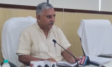 गुजरात अपनाएगा पाठ्य पुस्तक निगम का बारकोड मॉडल : राजा पांडेय