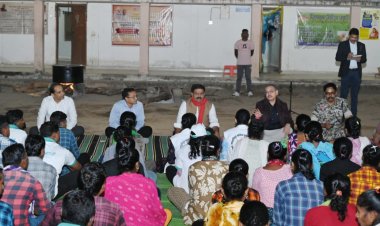 उपमुख्यमंत्री विजय शर्मा ने सुकमा में लगाई चौपाल,हथियार छोड़कर मुख्यधारा में लौटे युवाओं से की बात