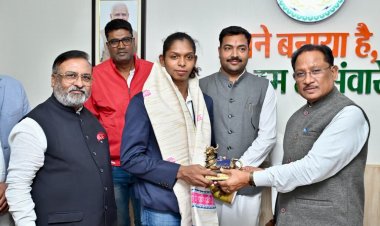 मुख्यमंत्री साय ने महिला कबड्डी विश्व कप की स्टार खिलाड़ी संजू देवी को दी बधाई