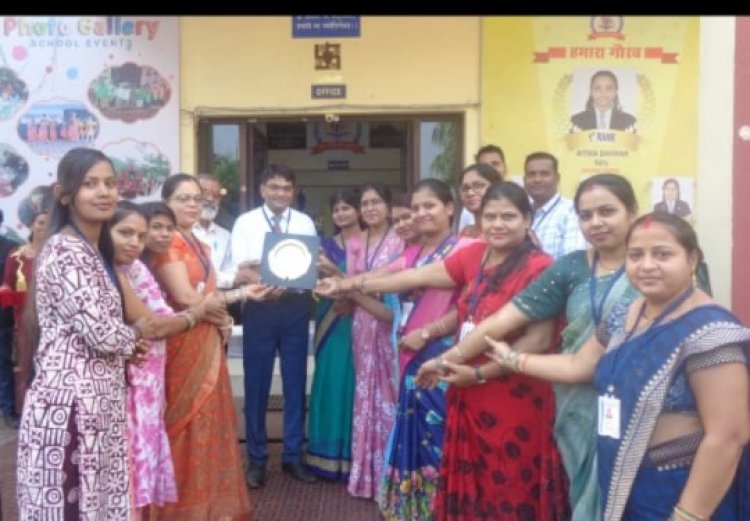 रंगोत्सव प्रतियोगिता के प्रतिभागियों को वितरण किया गया पुरस्कार