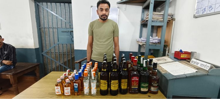 Raipur Crime : अलग-अलग ब्रांड की भारी मात्रा में अवैध शराब जब्त,आरोपी गिरफ्तार