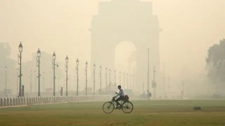 दिल्ली में प्रदूषण का कहर, AIIMS डॉक्टरों ने दी स्वास्थ्य आपातकाल जैसी चेतावनी