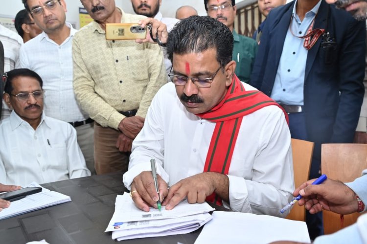 उप मुख्यमंत्री ने भरा अपना एसआईआर फॉर्म,पढ़िए नागरिकों से क्या कहा...