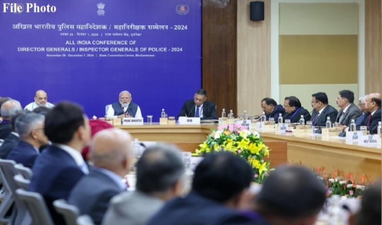 नवा रायपुर में डीजीपी-आईजी कॉन्फ्रेंस का समापन : प्रधानमंत्री ने पुलिस के बारे में जनता की धारणा बदलने,युवाओं तक पहुंच बढ़ाने दिया विशेष जोर
