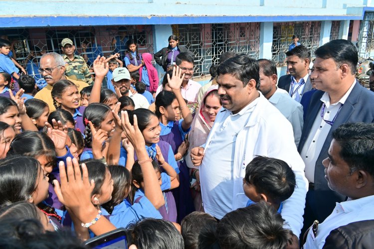 स्कूल का शिक्षा मंत्री गजेन्द्र यादव ने किया निरीक्षण,शिक्षा की गुणवत्ता बढ़ाने अधिकारियों को दिए आवश्यक निर्देश