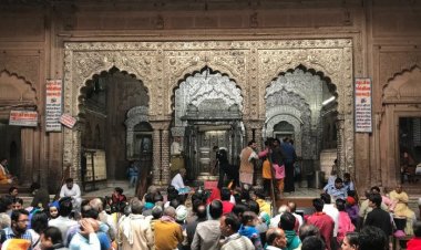 बांके बिहारी मंदिर में टूटी सालों पुरानी परंपरा, सैलरी न मिलने पर हलवाई ने नहीं बनाया ठाकुर जी का भोग