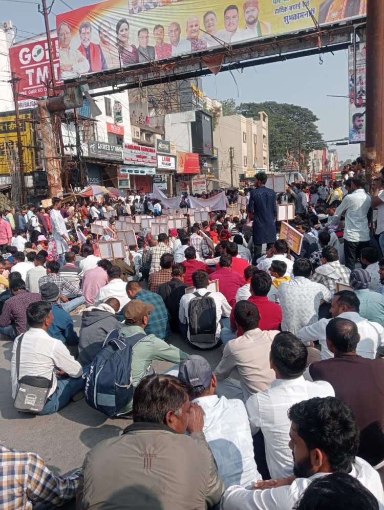 छत्तीसगढ़िया क्रांति सेना के प्रदेश अध्यक्ष अमित बघेल ने किया सरेंडर,मां का निधन