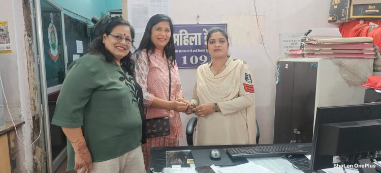 गंज पुलिस ने गुम हुए लाखों के ब्रेसलेट को ढूंढ़कर महिला को लौटाया