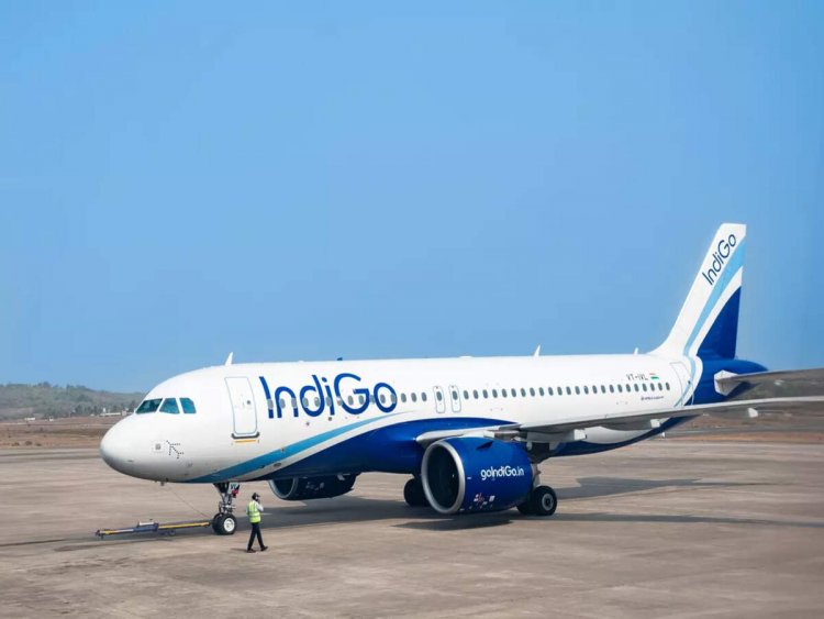 सरकार की IndiGo पर सख्त कार्रवाई : कंपनी को बड़ा झटका,  फ्लाइट संचालन में 10% कटौती