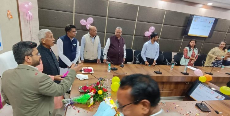 छत्तीसगढ़ सरकार ने 2 साल पूरे होने पर श्रमिकों को दिया तोहफा, 21 हजार से ज्यादा श्रमिकों को डीबीटी से पहुंची करोड़ों की मदद