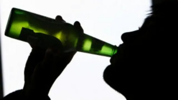 दुर्ग: बर्थडे पार्टी के लिए पैसे नहीं मिले तो बना 'कलयुगी बेटा', शराब के नशे में पिता को लात-घूंसों से पीटा