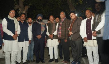 छत्तीसगढ़ के मुख्यमंत्री सहित भाजपा के महत्वपूर्ण नेता सांसद बृजमोहन अग्रवाल के दिल्ली स्थित आवास पर रात्रि भोज में हुए शामिल