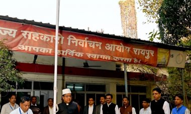 जनसम्पर्क आयुक्त डॉ. रवि मित्तल ने किया ध्वजारोहण