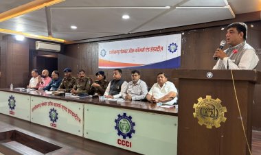 मालवीय रोड को ”नो वेंडर जोन” घोषित करने की उठी मांग : चेंबर भवन में हुई महत्वपूर्ण बैठक