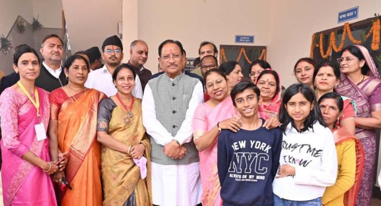 अब जशपुर जिले के बच्चे स्मार्ट क्लास में पढ़ेंगे