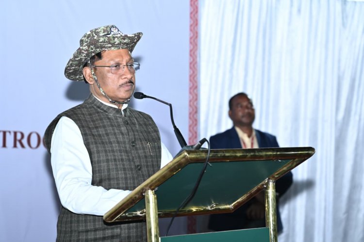 नक्सल मुक्त बस्तर की दिशा में एक और सफलता : चार इनामी माओवादियों ने किया आत्मसमर्पण