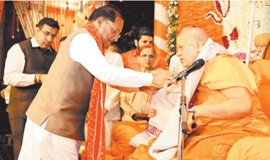 महामंडलेश्वर कैलाशनंद गिरी से मिले सीएम