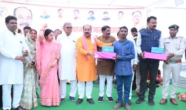 सीएम साय के जन्मदिन पर डिप्टी सीएम साव ने वनग्राम में लगाई जनचौपाल,लाखों के  विकास कार्यों की घोषणा