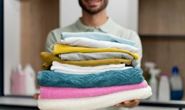 डिटर्जेंट हो गया खत्म? चिंता न करें! बिना साबुन-सर्फ भी चमकेंगे आपके कपड़े, अपनाएं ये 7 जादुई घरेलू नुस्खे