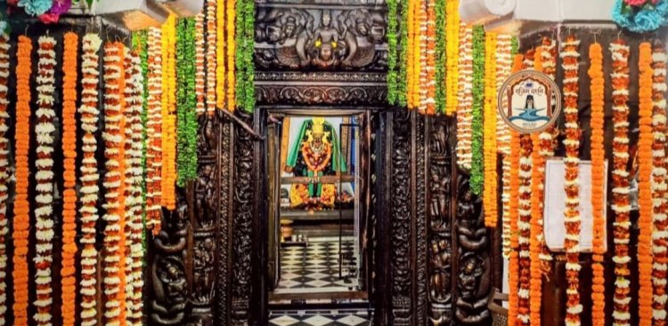 भगवान राजीवलोचन का हुआ अलौकिक श्रृंगार,गेंदाफूलों से सजा महामंडप