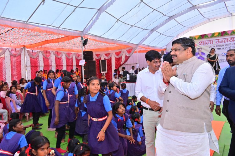 शिक्षा मंत्री गजेंद्र यादव ने स्मार्ट क्लास और आधुनिक सुविधाओं पर दिया जोर