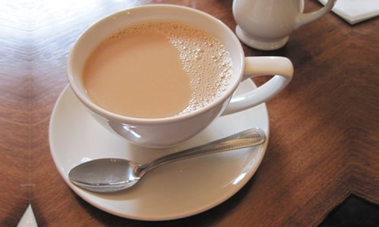 क्या आप भी पीते हैं सुबह खाली पेट चाय? सेहत को हो सकते हैं ये 5 बड़े नुकसान, जानें चाय पीने का सही समय