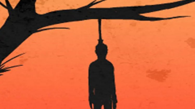 सूरजपुर: स्कूल के सामने पेड़ पर लटकी मिली युवक की लाश, इलाके में फैली सनसनी