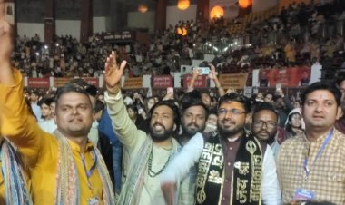 भक्ति की धुन पर जमकर झूमे "गुरू" "खुश" हो गए भक्त