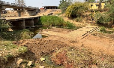 कबीरधाम के डोंगरिया में  मनरेगा कार्य में भारी गड़बड़ी, दो साल में भी कार्य अपूर्ण !