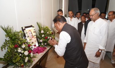 सांसद बृजमोहन की चाची स्वर्गीय प्रेमलता अग्रवाल की याद में श्रृद्धांजलि सभा में पहुंचे मुख्यमंत्री 