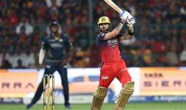 किंग कोहली का जलवा बरकरार: पडिक्कल के साथ मिलकर गुजरात के जबड़े से छीनी जीत, 5 विकेट से जीती आरसीबी