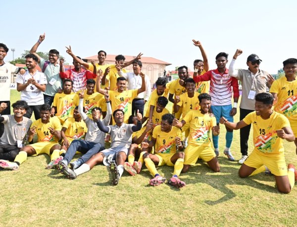 फुटबॉल में छत्तीसगढ़ को रजत पदक: फाइनल में कड़े मुकाबले में पश्चिम बंगाल से 0-1 से हार